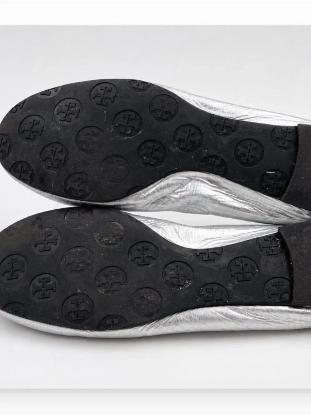 Tory Burch Silver Leather Reva Ballet Flats Medallion Shoes Size 8.5 M Authentic